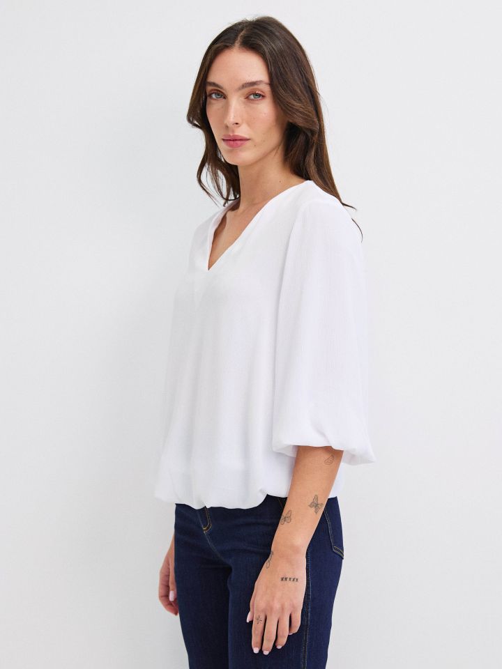 חולצה V בלון PROMO בצבע לבן