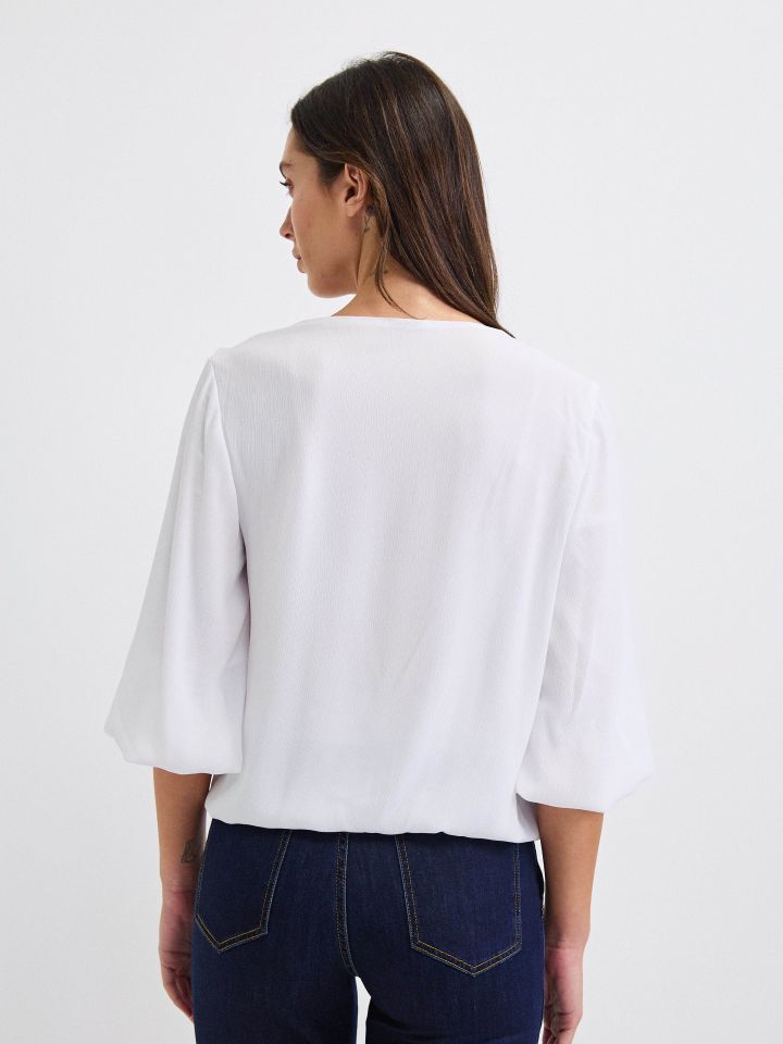 חולצה V בלון PROMO בצבע לבן