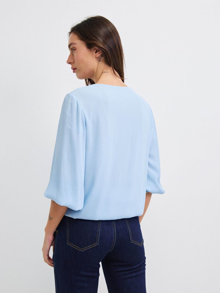 חולצה V בלון PROMO בצבע תכלת