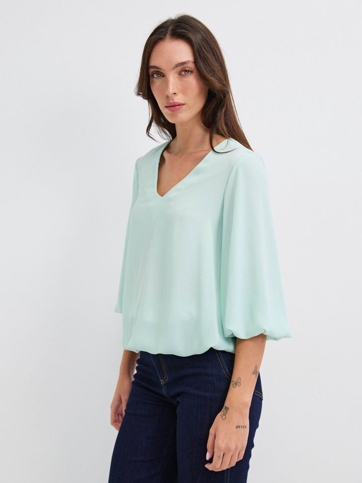 חולצה V בלון PROMO בצבע ירוק בהיר