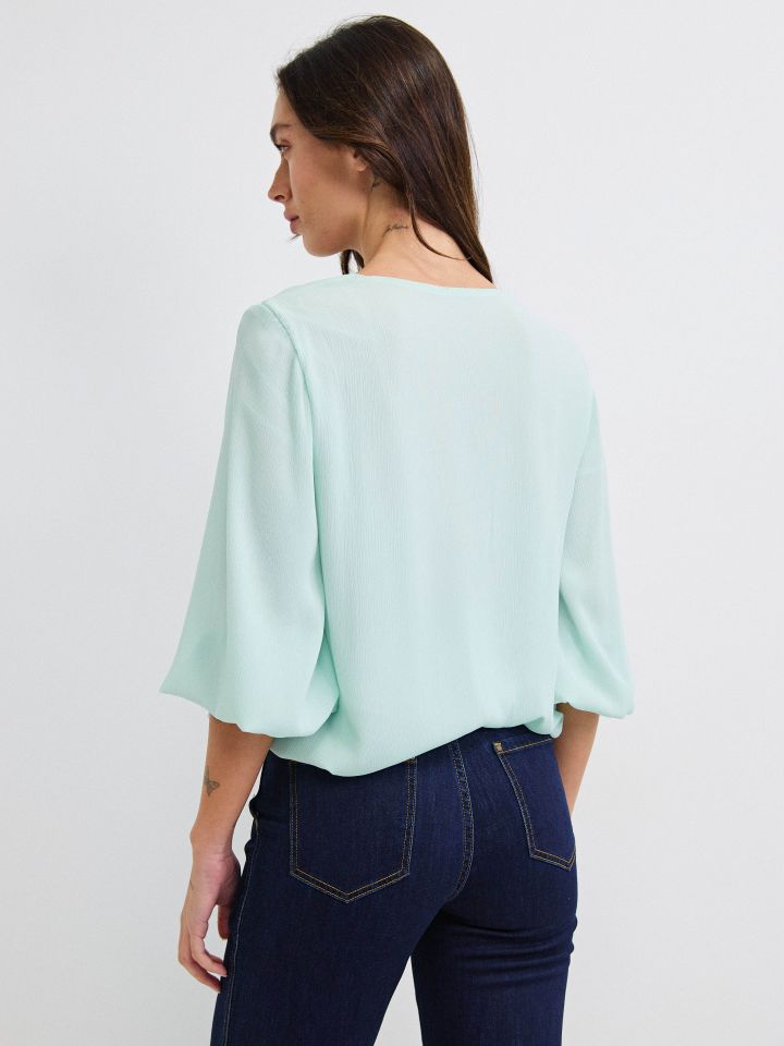 חולצה V בלון PROMO בצבע ירוק בהיר