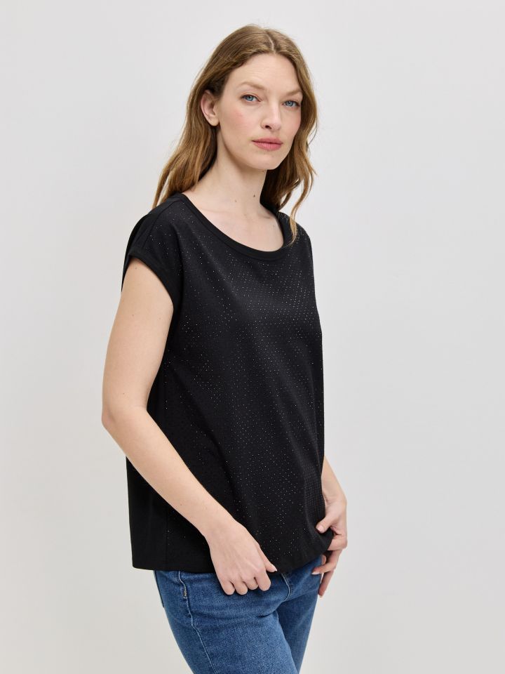 חולצה פרונט דמוי יהלומים בצבע שחור