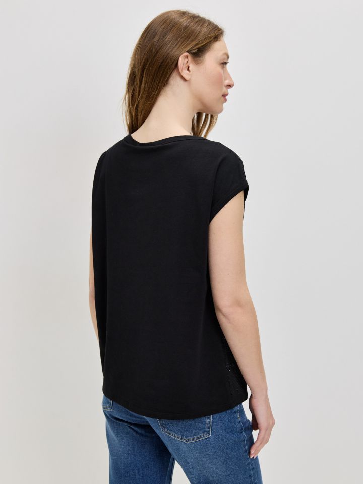 חולצה פרונט דמוי יהלומים בצבע שחור