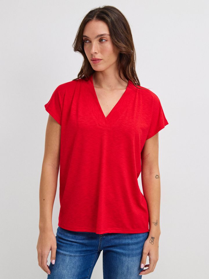חולצה V סלאב  RANI PROMO בצבע אדום