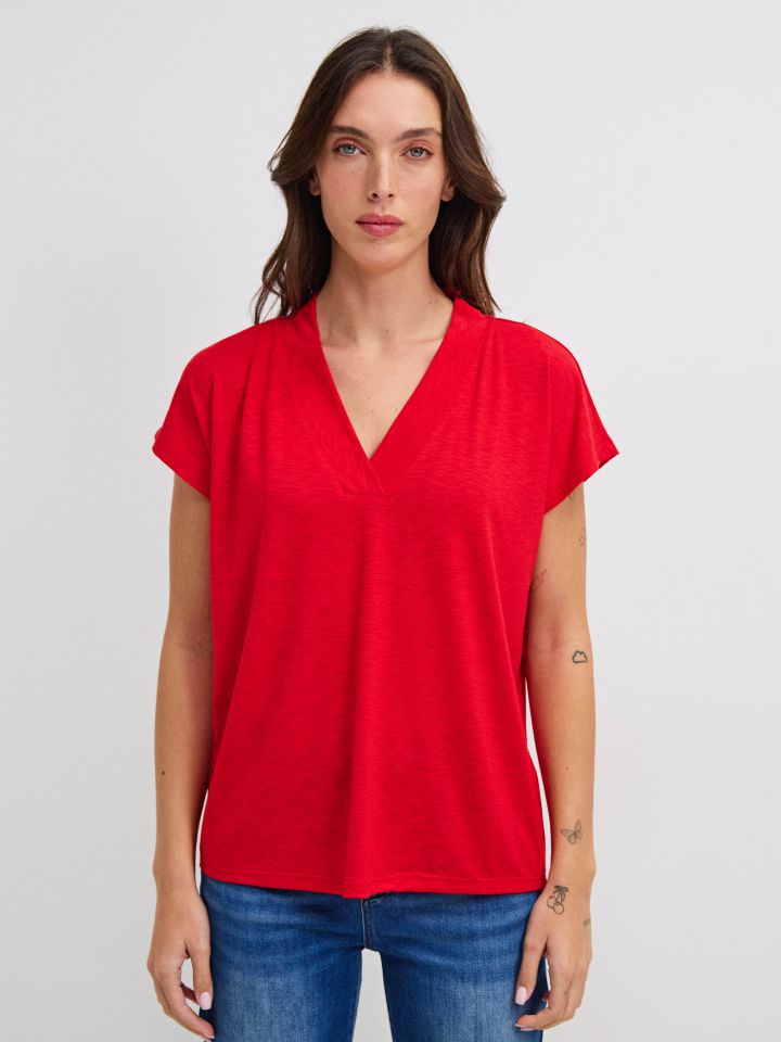 חולצה V סלאב  RANI PROMO בצבע אדום
