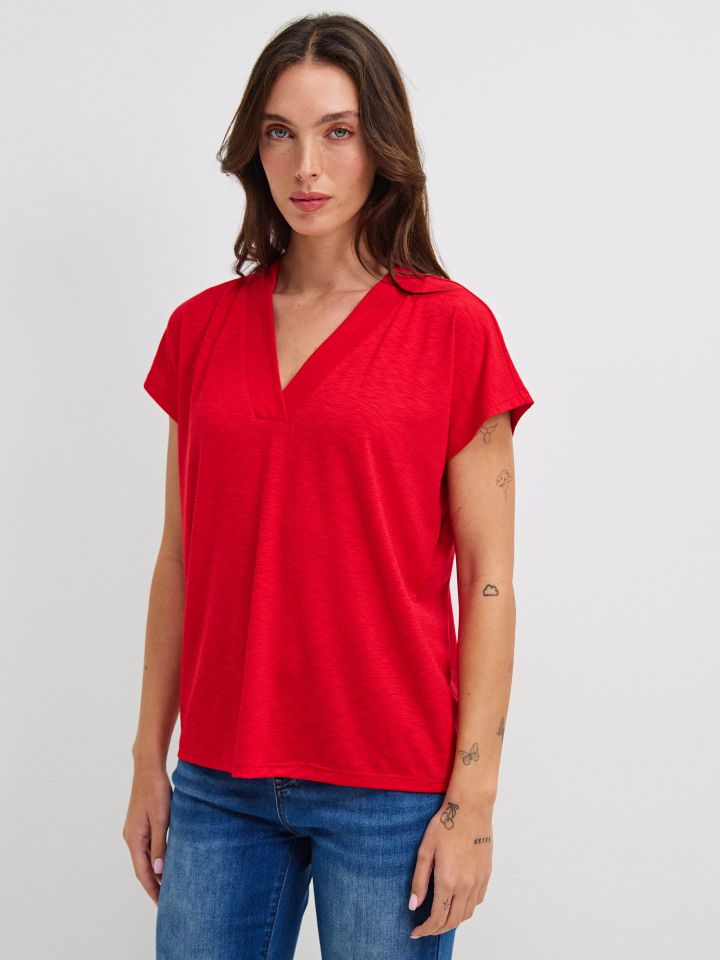 חולצה V סלאב  RANI PROMO בצבע אדום