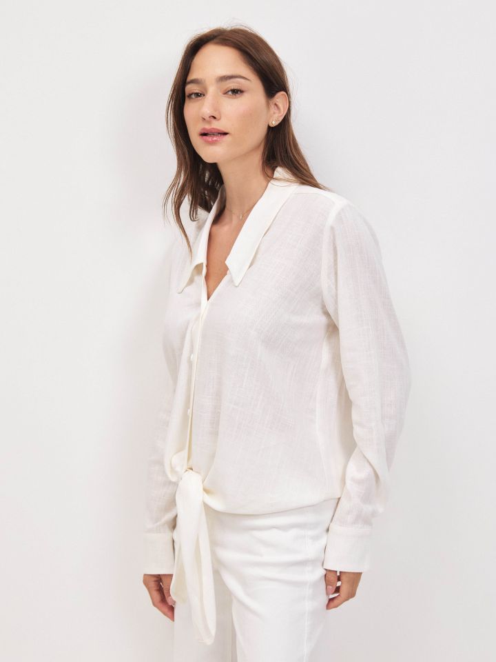 חולצה צוארון קשירה PROMO בצבע אופוויט