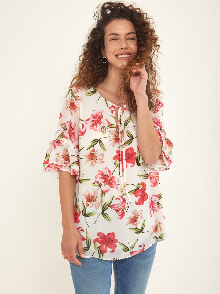 חולצה דפוס פרחים + קשירה בצבע לבן