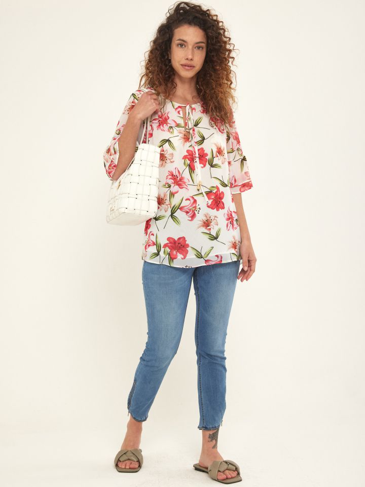 חולצה דפוס פרחים + קשירה בצבע לבן