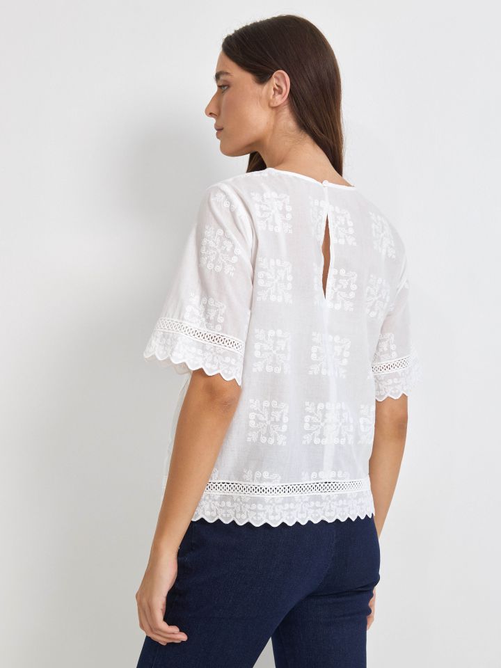 חולצה קרושה LINOR בצבע לבן