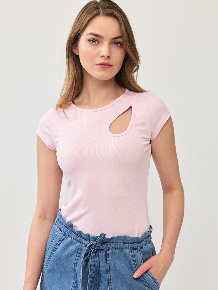 חולצה פתח אסימטרי PROMO בצבע ורוד