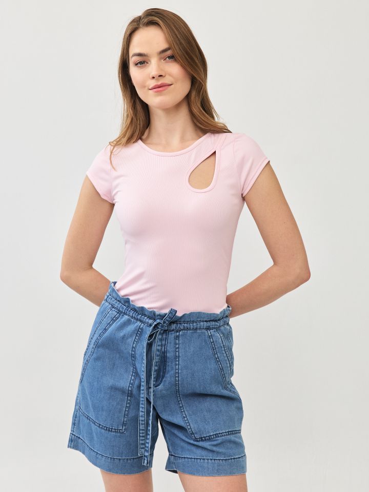 חולצה פתח אסימטרי PROMO בצבע ורוד