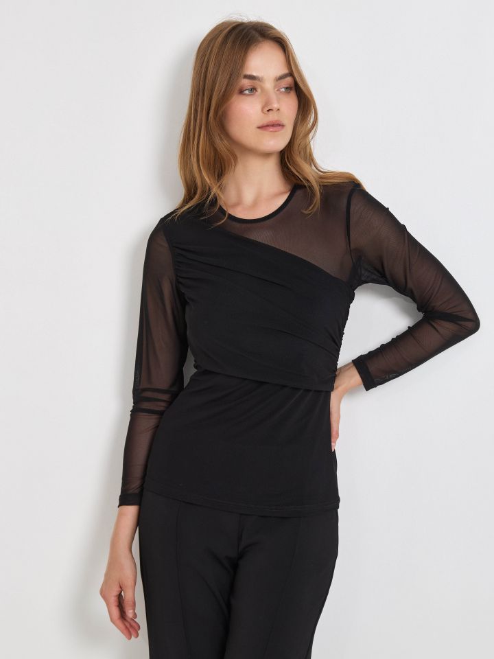 חולצה שרוולי שיפון בצבע שחור