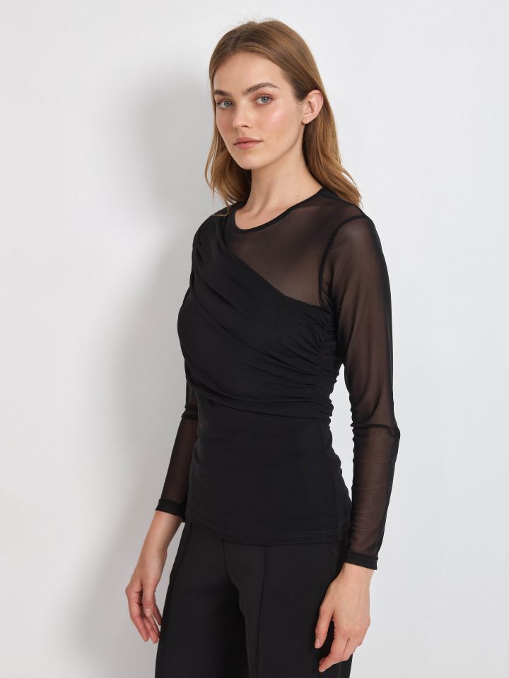 חולצה שרוולי שיפון בצבע שחור