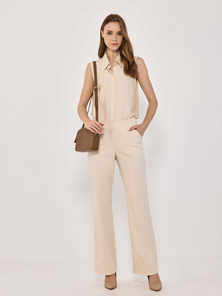 חולצה צווארון ללא שרוולים PROMO בצבע בייז’