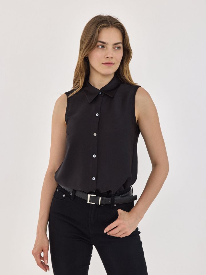 חולצה צווארון ללא שרוולים PROMO בצבע שחור