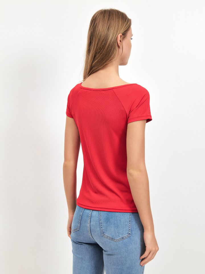 חולצה ריב פתח קרסים PROMO בצבע אדום