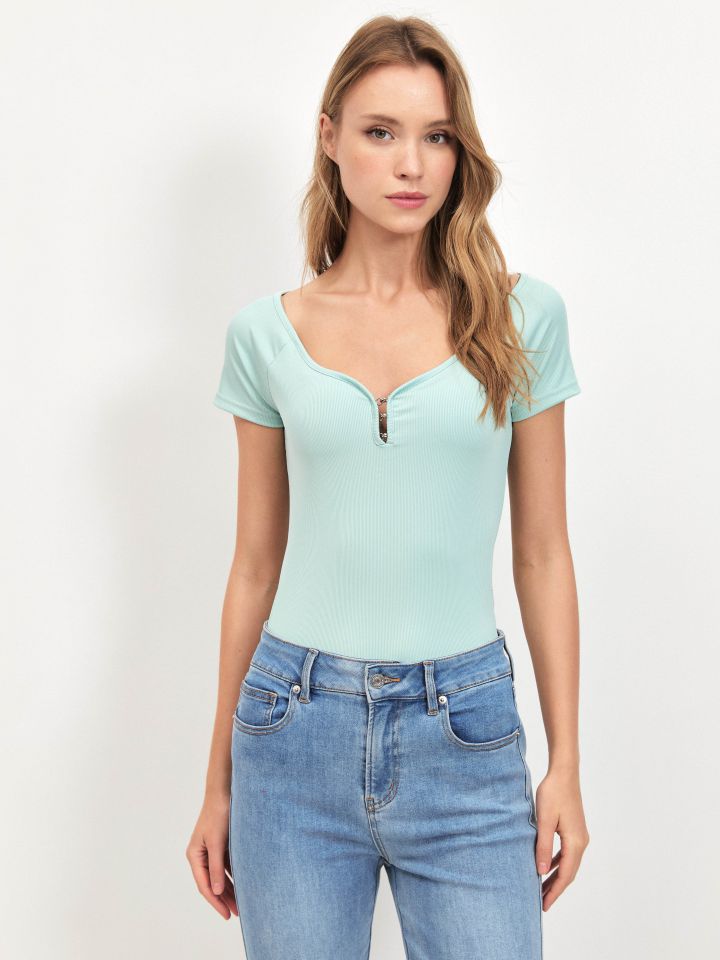 חולצה ריב פתח קרסים PROMO בצבע ירוק