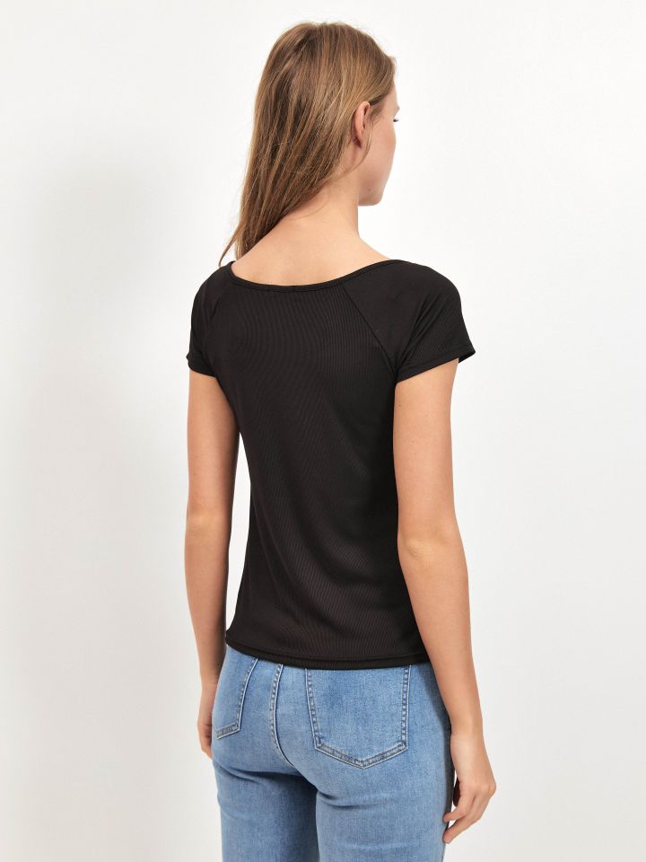 חולצה ריב פתח קרסים PROMO בצבע שחור