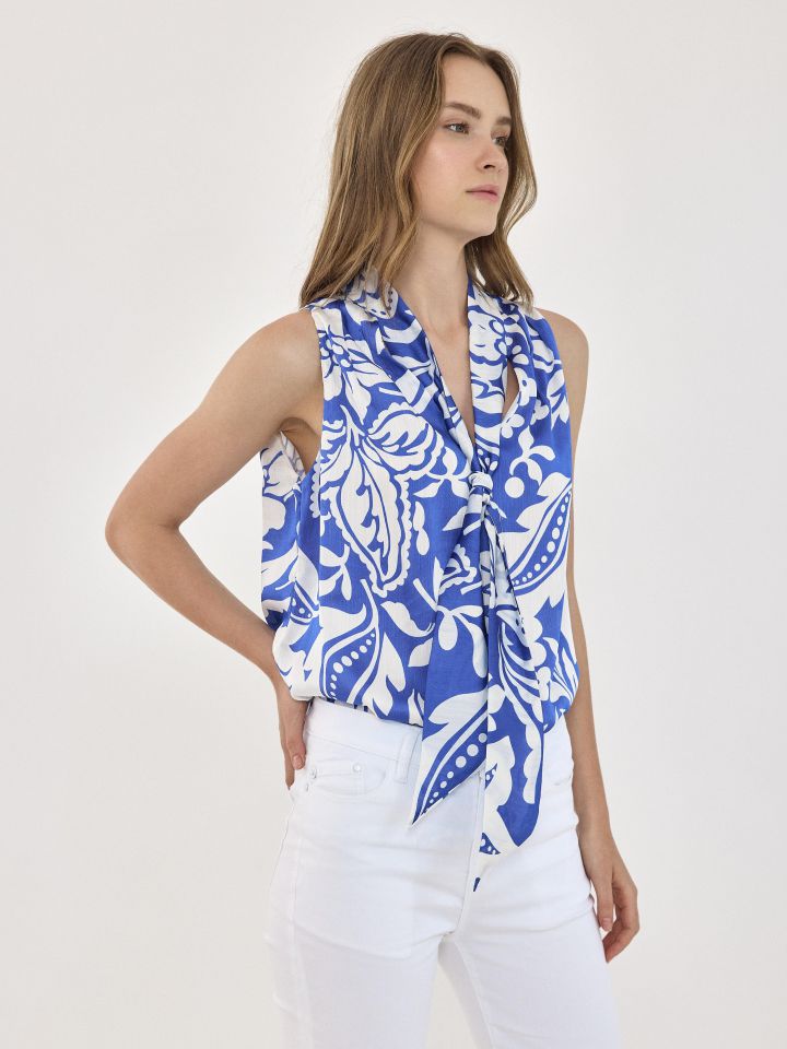 חולצה דפוס V פתח קשירה בצבע כחול