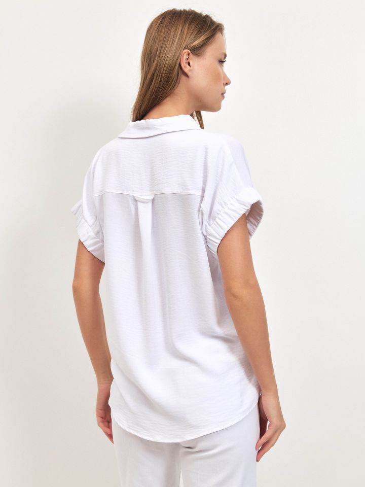 חולצה צוארון גומי בשרוול PROMO בצבע אופוויט