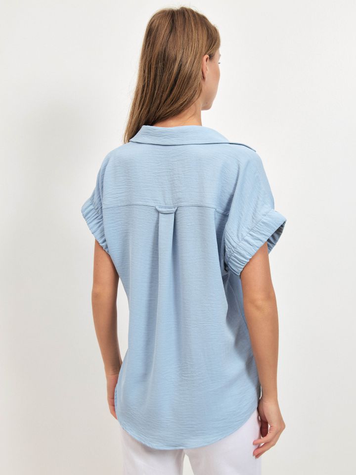 חולצה צוארון גומי בשרוול PROMO בצבע תכלת