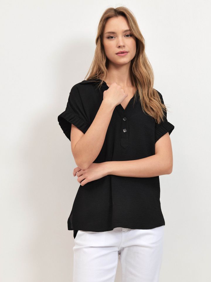 חולצה צוארון גומי בשרוול PROMO בצבע שחור