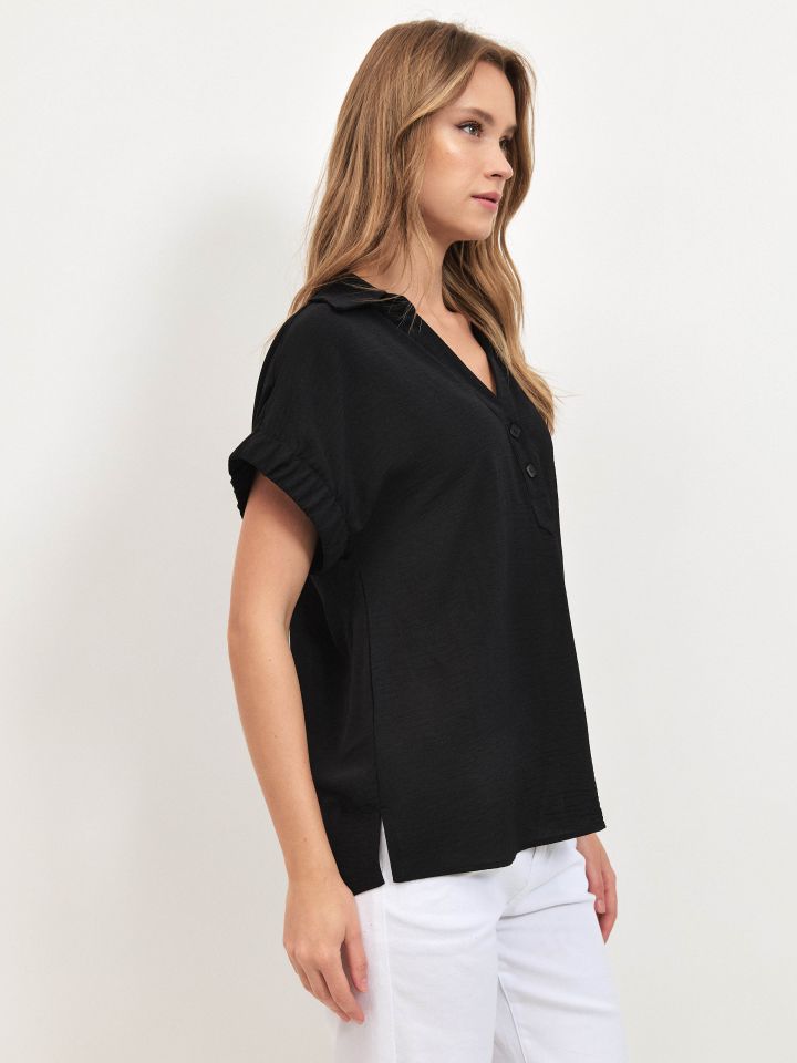 חולצה צוארון גומי בשרוול PROMO בצבע שחור