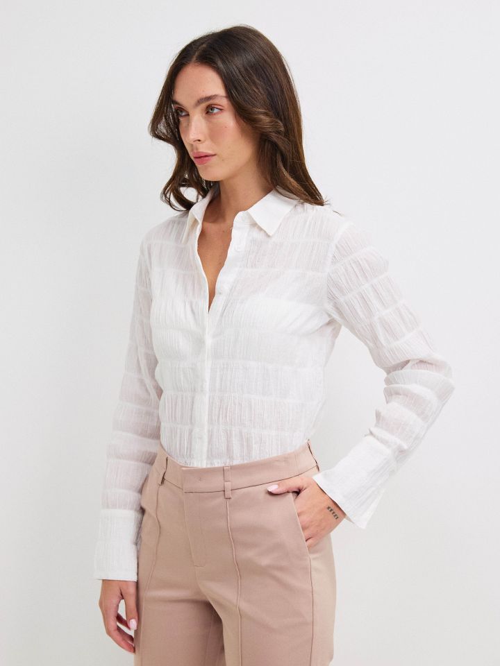 חולצה צוארון כיווצים בצבע לבן