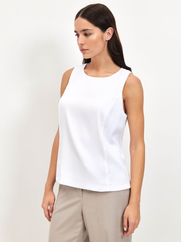 חולצה סטן מקומט בצבע לבן