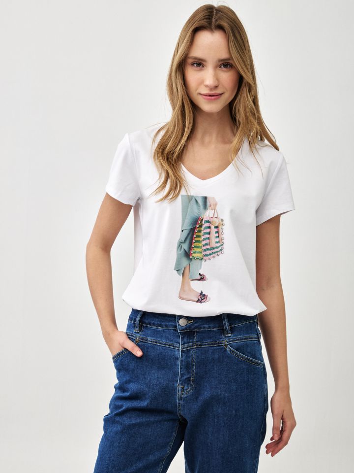 חולצה V תיק PROMO בצבע לבן