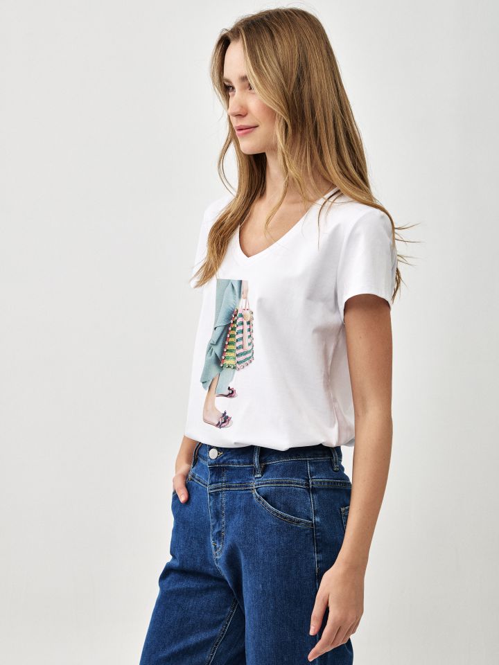 חולצה V תיק PROMO בצבע לבן