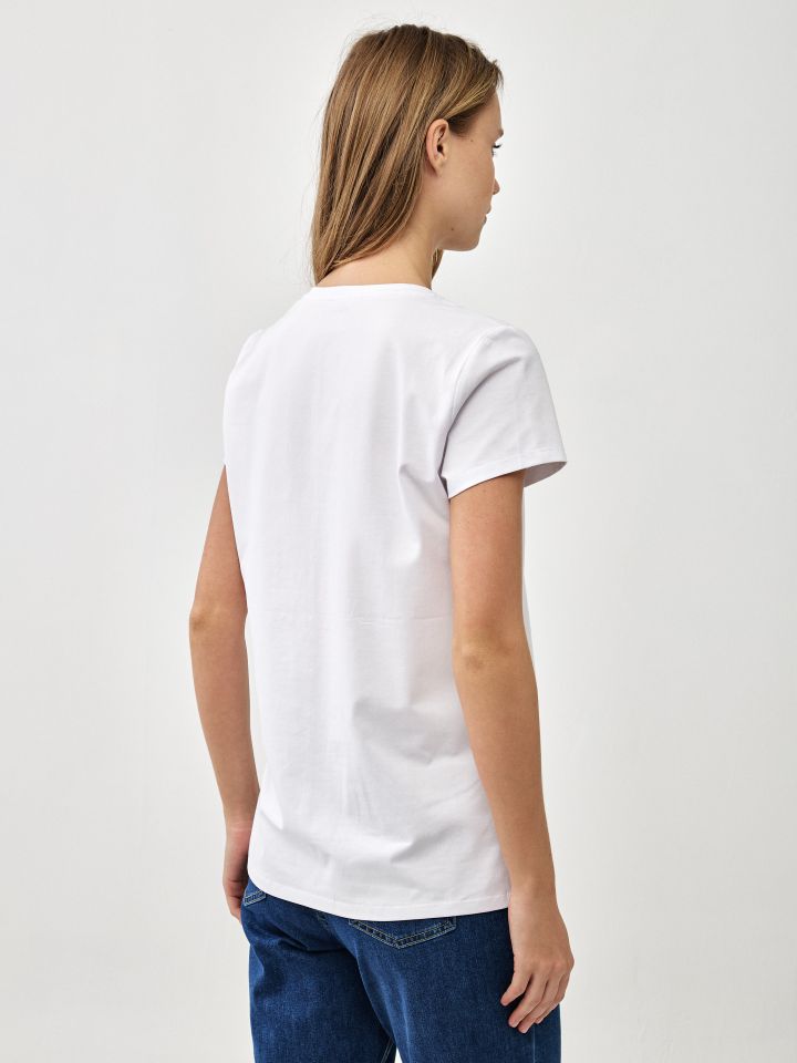 חולצה V תיק PROMO בצבע לבן