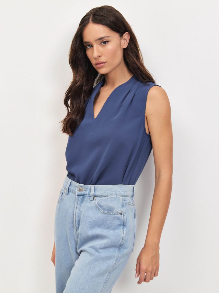 חולצה PROMO V בצבע נייבי