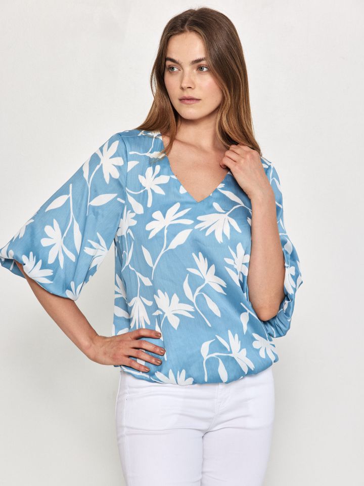 חולצה V שרוול בלון דפוס בצבע תכלת