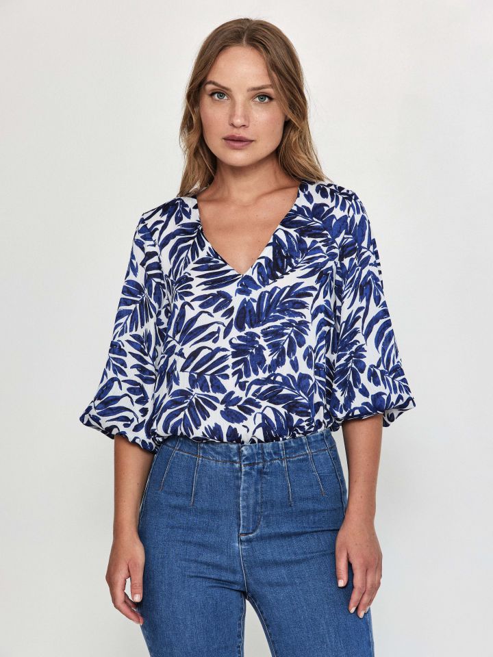 חולצה V שרוול בלון דפוס בצבע נייבי