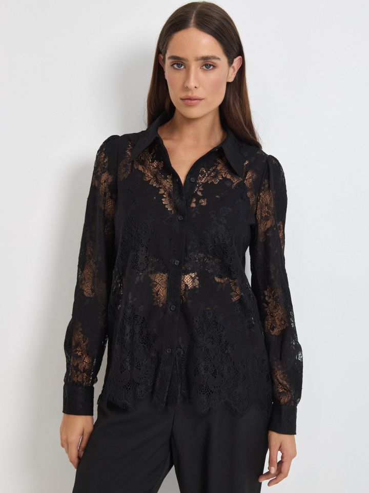 חולצה תחרה מכופתרת בצבע שחור