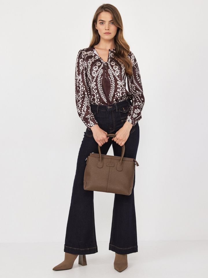 חולצה סטן דפוס שינה בצבע חום