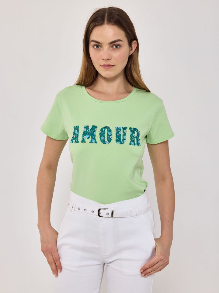 חולצה AMOUR ריקמות PROMO בצבע ירוק אניס