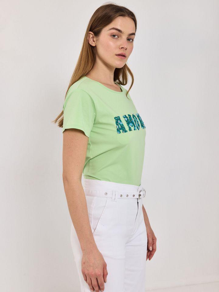 חולצה AMOUR ריקמות PROMO בצבע ירוק אניס