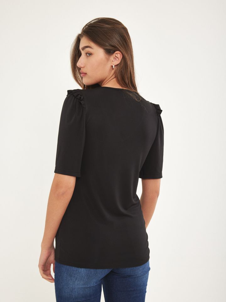 חולצה V מלמלות אמזון בצבע שחור