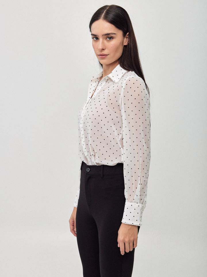 חולצה נקודות שילוב דמוי פנינים בצבע אופוויט