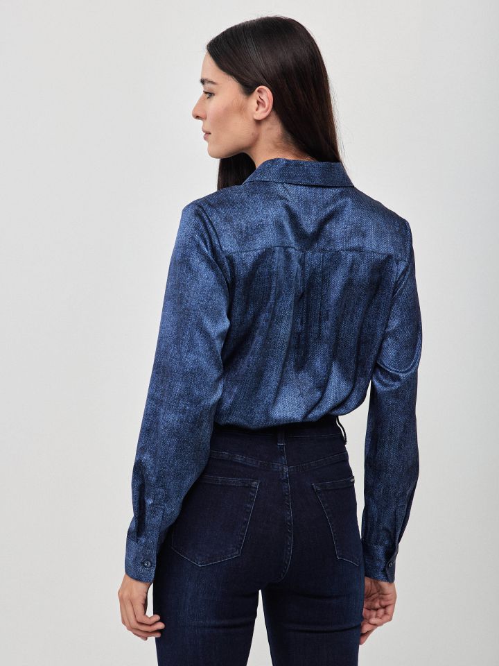 חולצה סטן דפוס ג’ינס בצבע ג’ינס