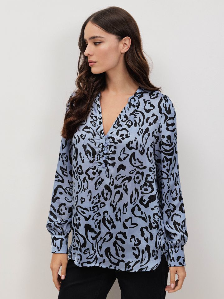 חולצה דפוס V שינה בצבע תכלת