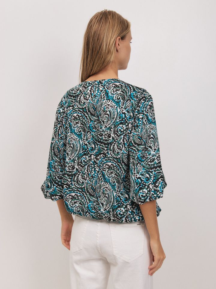 חולצה V דפוס שרוול בלון בצבע ירוק