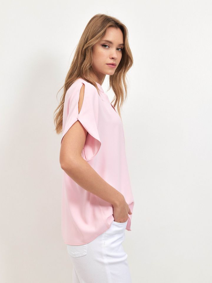 חולצה V פתחים בכתף PROMO בצבע ורוד
