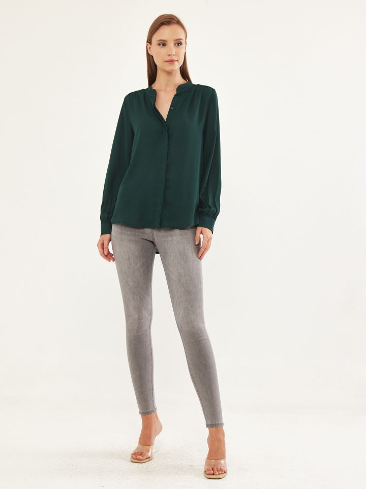 חולצה צוארון סיני בצבע ירוק בקבוק