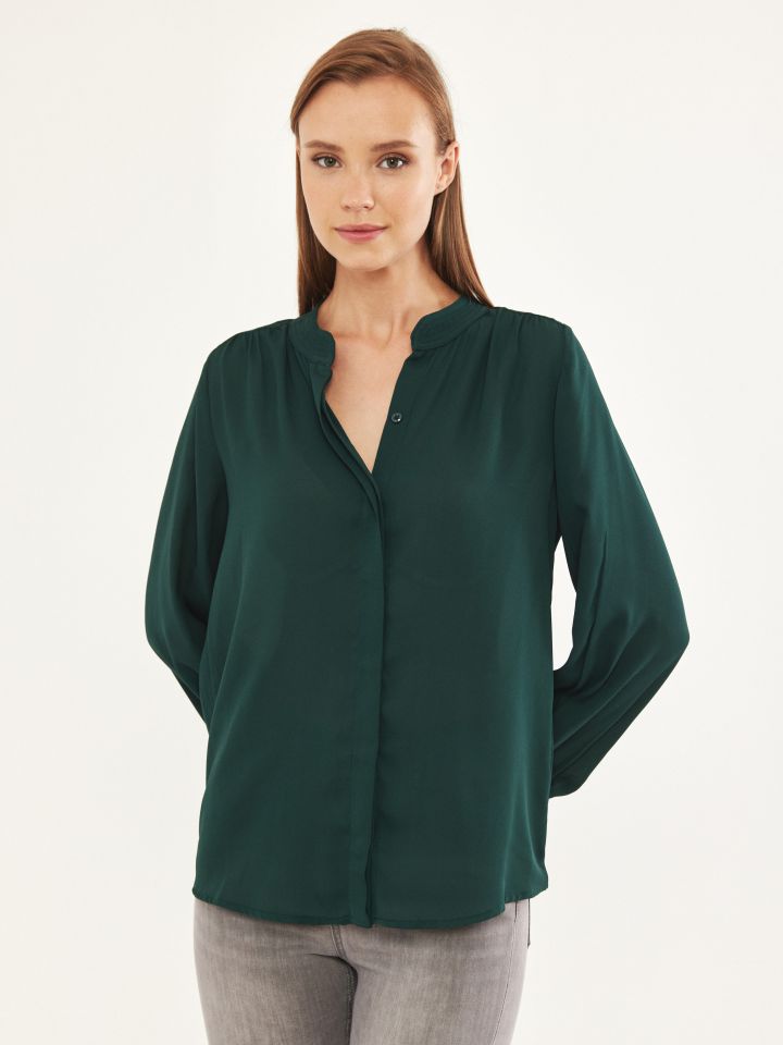 חולצה צוארון סיני בצבע ירוק בקבוק