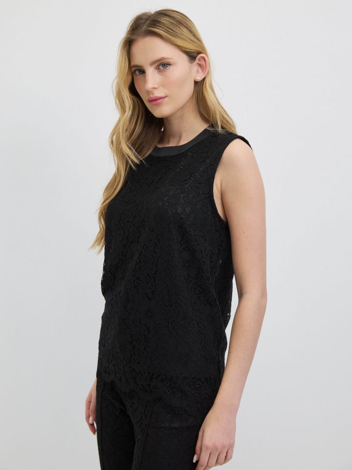 חולצה תחרה בצבע שחור