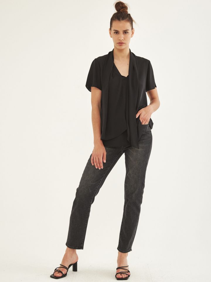 חולצה סטן צוארון קשירה בצבע שחור